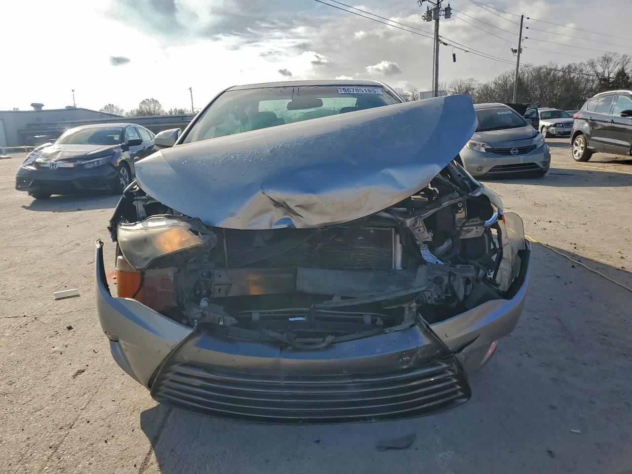 2016 TOYOTA CAMRY LE photo 5