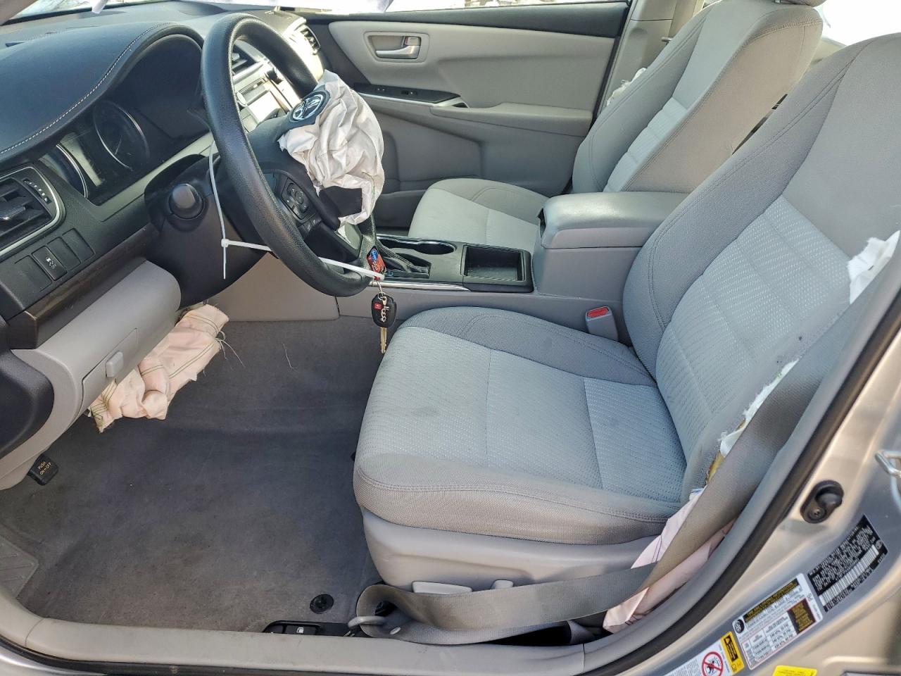 2016 TOYOTA CAMRY LE photo 7