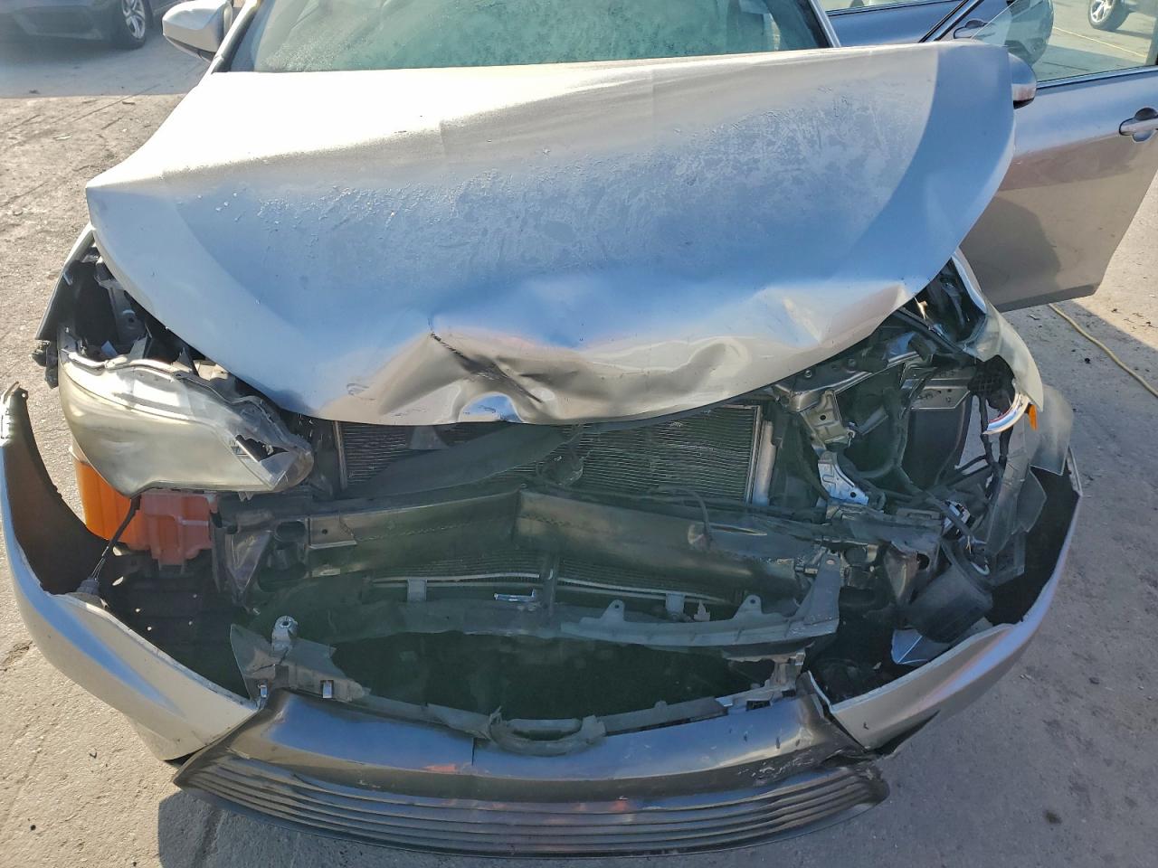 2016 TOYOTA CAMRY LE photo 11