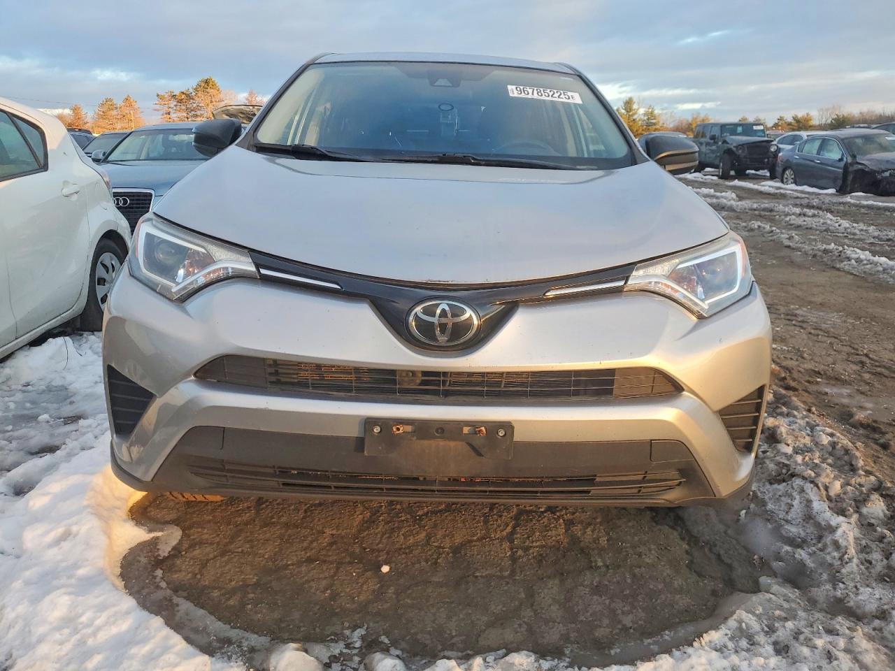 2018 TOYOTA RAV4 LE photo 5