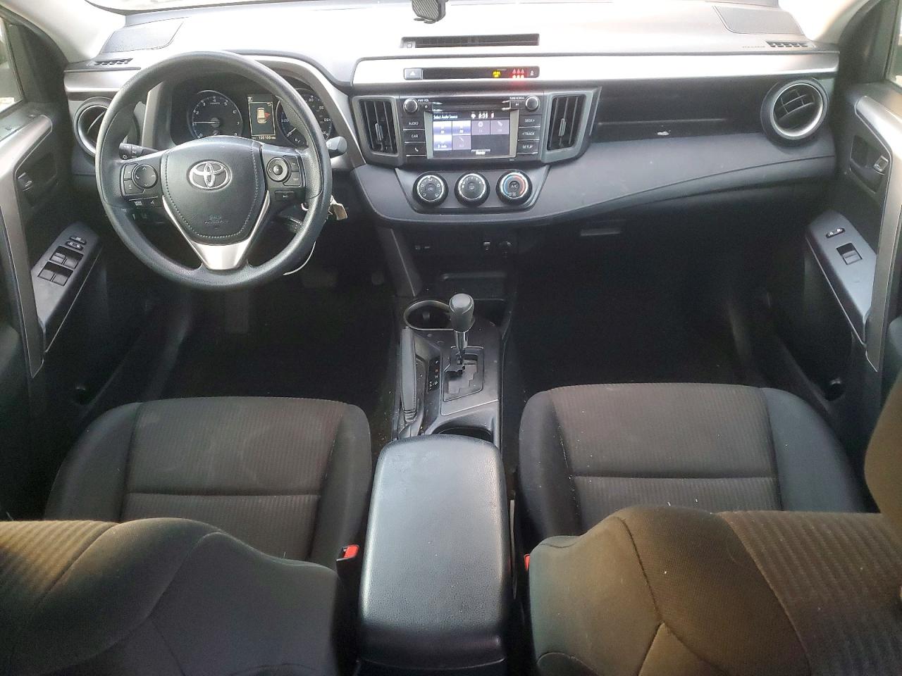 2018 TOYOTA RAV4 LE photo 8