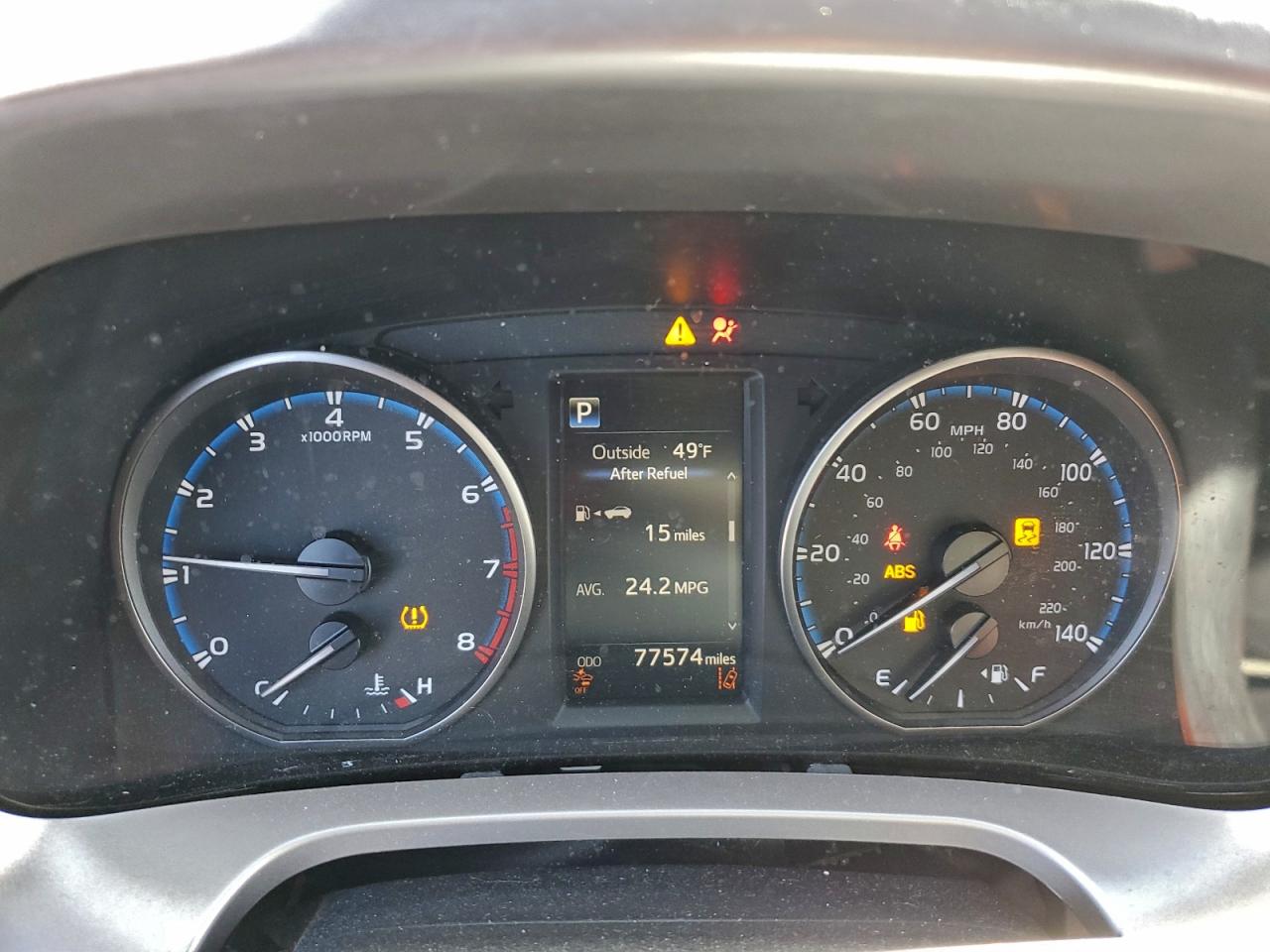 2018 TOYOTA RAV4 LE photo 9