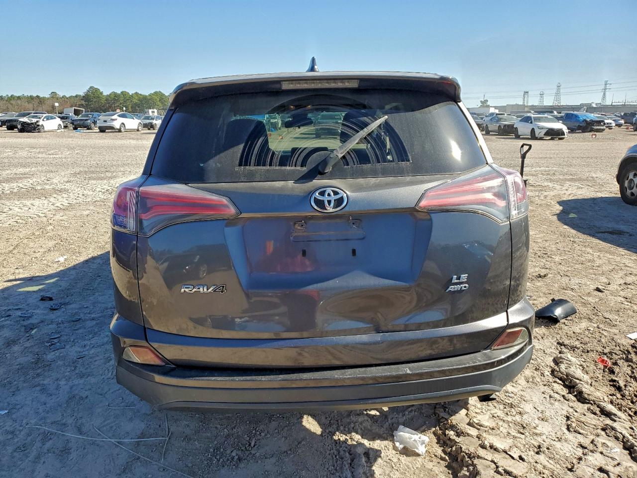 2018 TOYOTA RAV4 LE photo 6