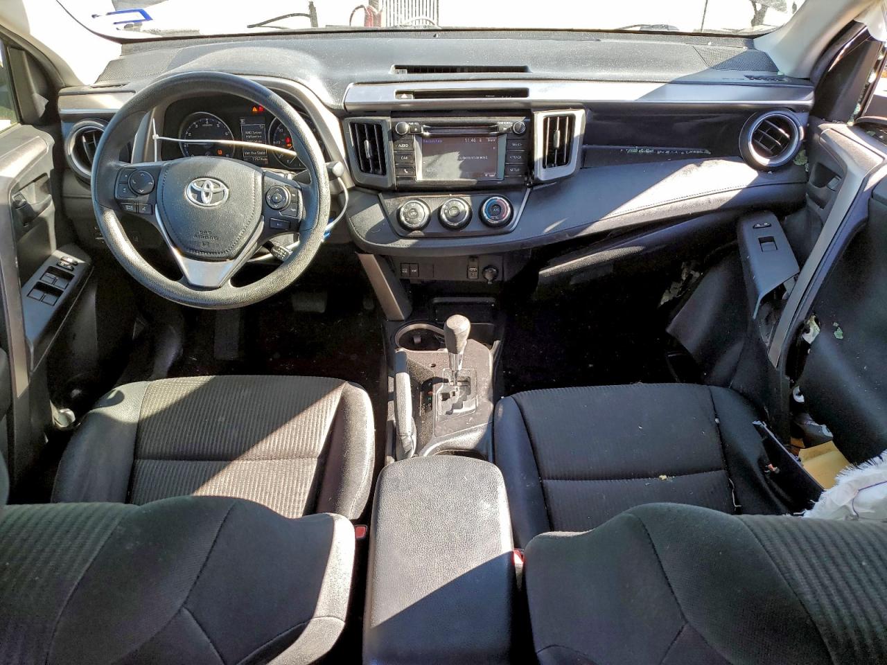 2018 TOYOTA RAV4 LE photo 8