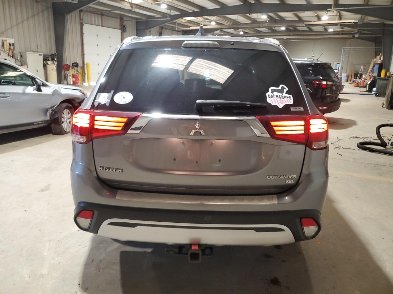 2019 MITSUBISHI OUTLANDER SE photo 6