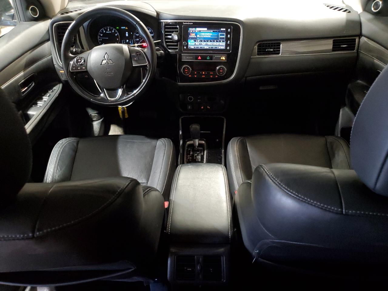 2019 MITSUBISHI OUTLANDER SE photo 8