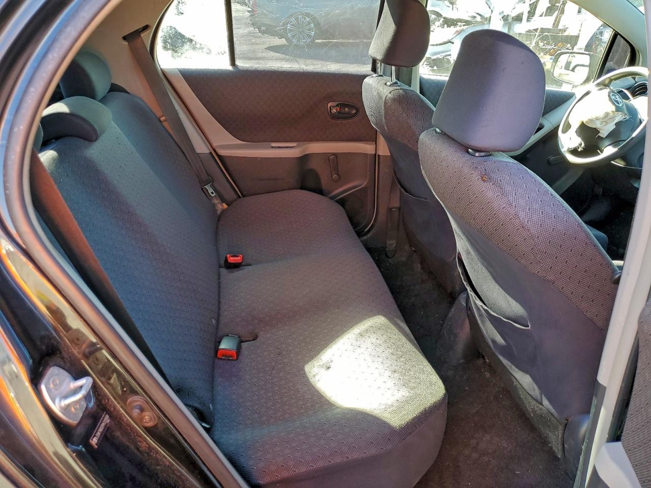2009 TOYOTA YARIS photo 10
