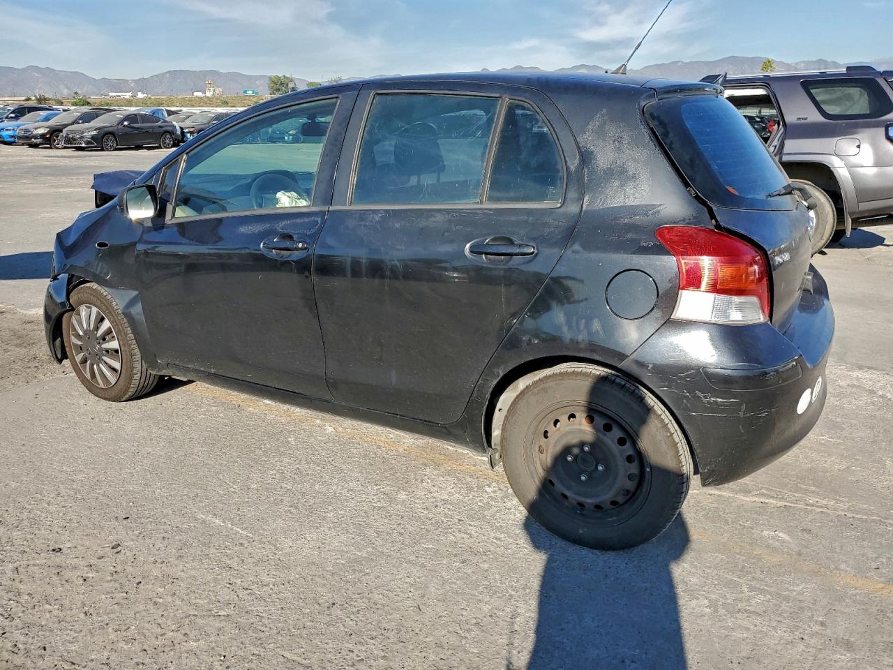 2009 TOYOTA YARIS photo 2