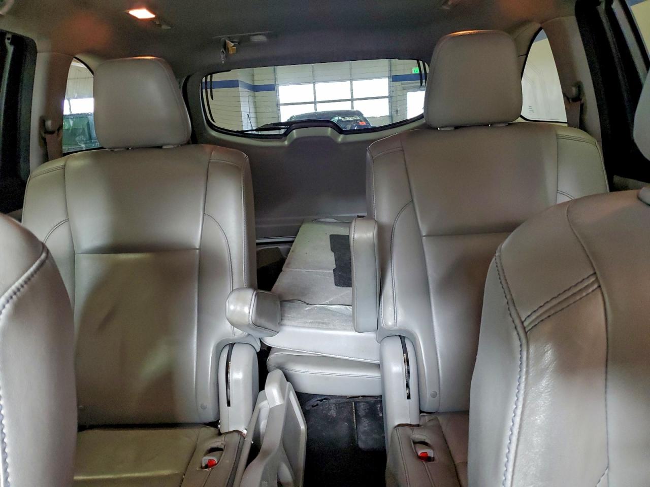 2016 TOYOTA HIGHLANDER XLE photo 10