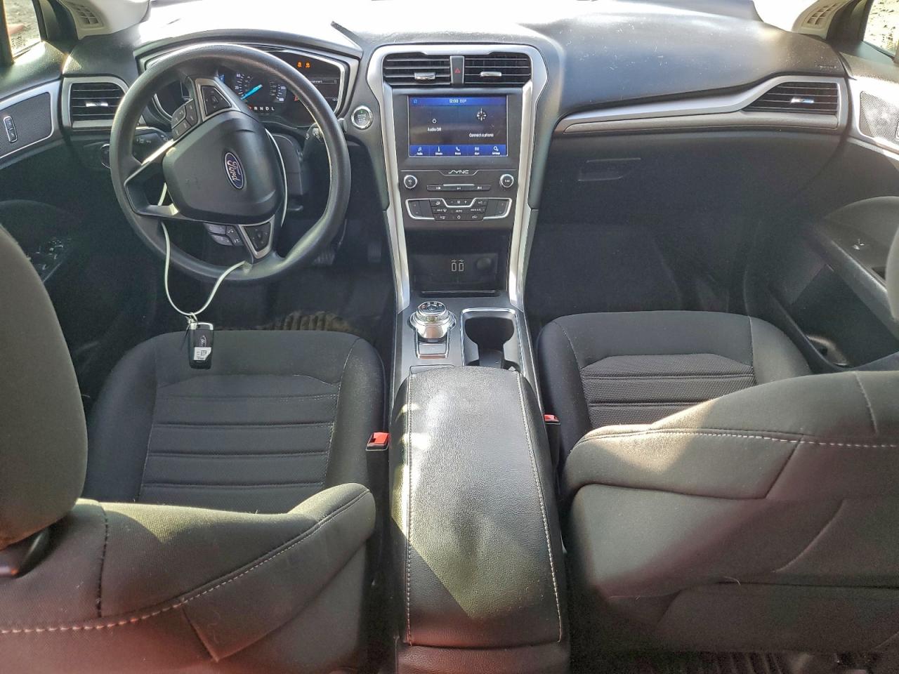 2020 FORD FUSION SE photo 8