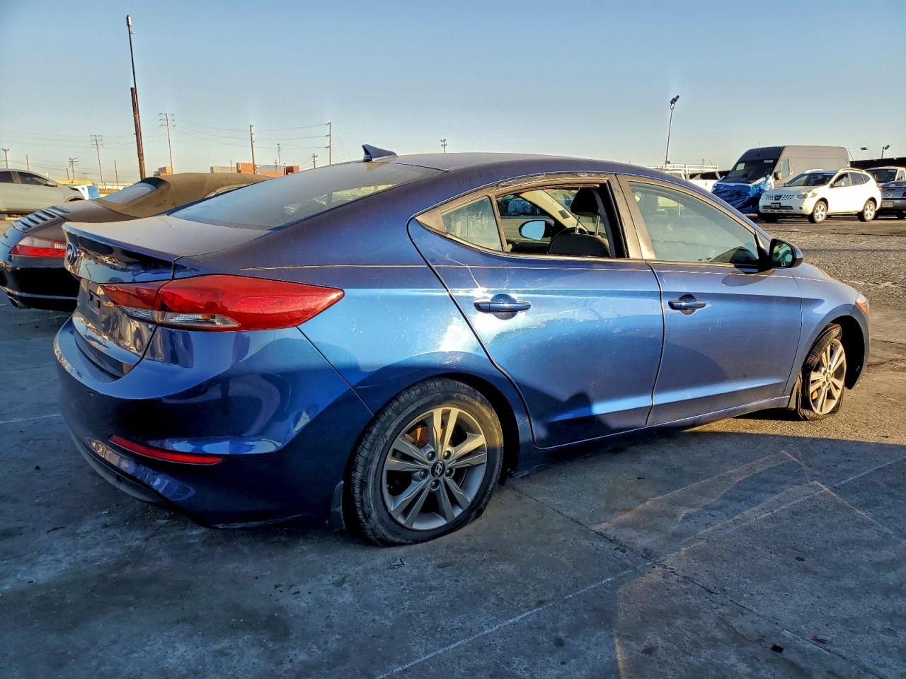 2018 HYUNDAI ELANTRA SEL photo 3
