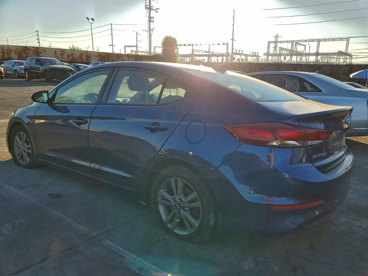 2018 HYUNDAI ELANTRA SEL photo 2