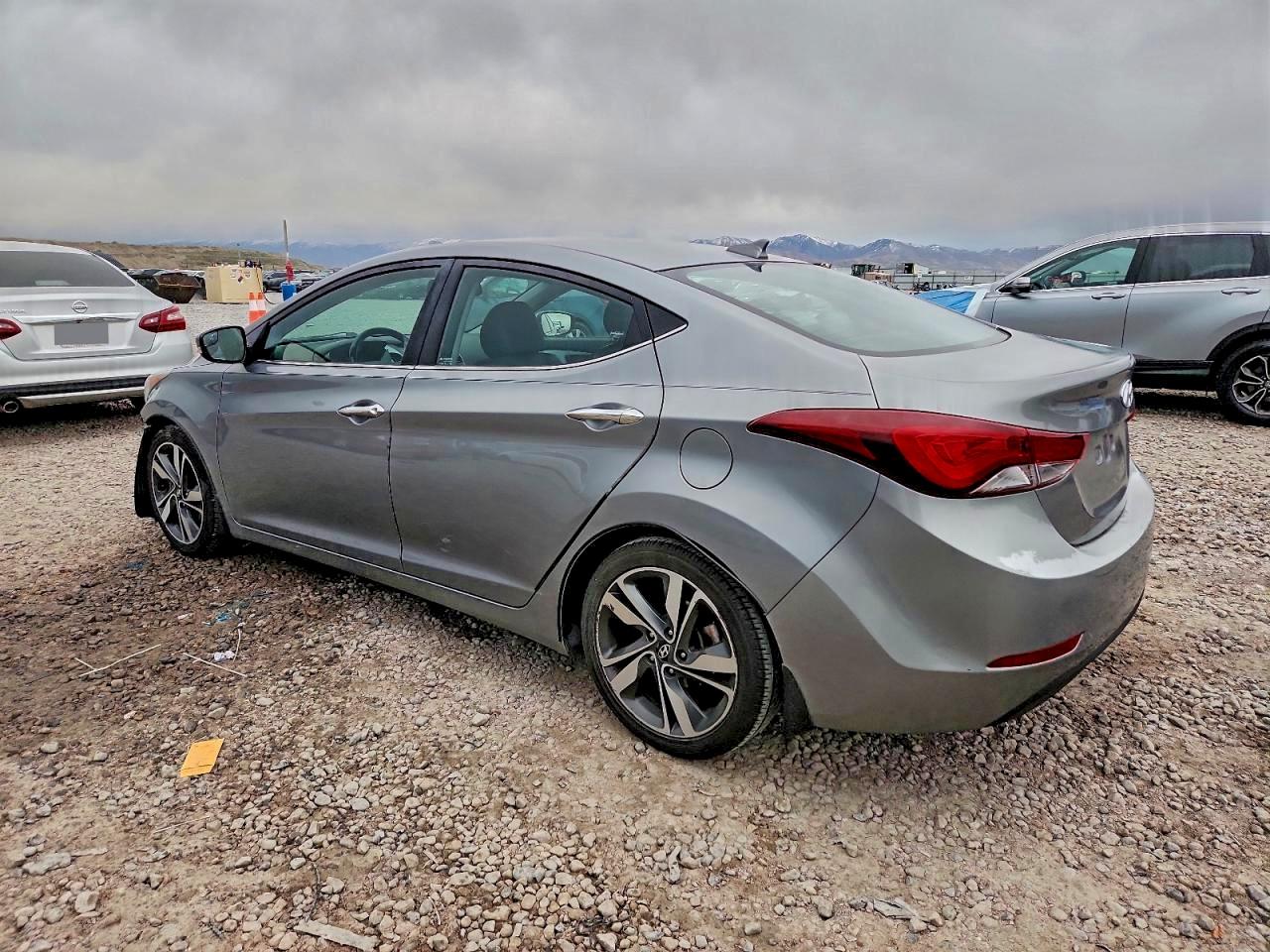 2014 HYUNDAI ELANTRA SE photo 2