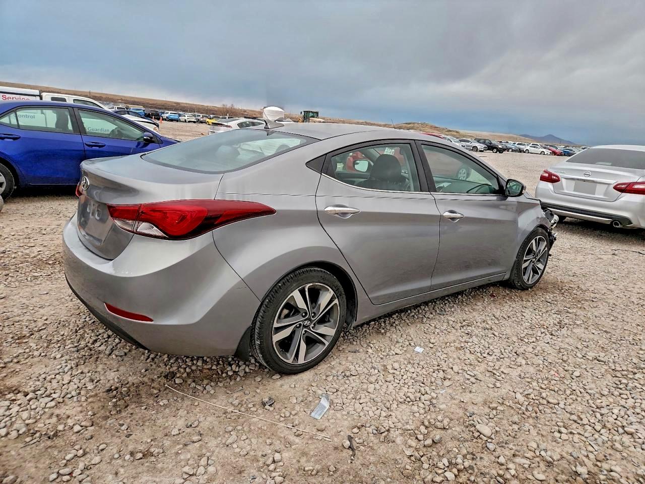 2014 HYUNDAI ELANTRA SE photo 3