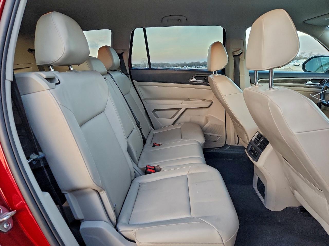 2018 VOLKSWAGEN ATLAS SE photo 11
