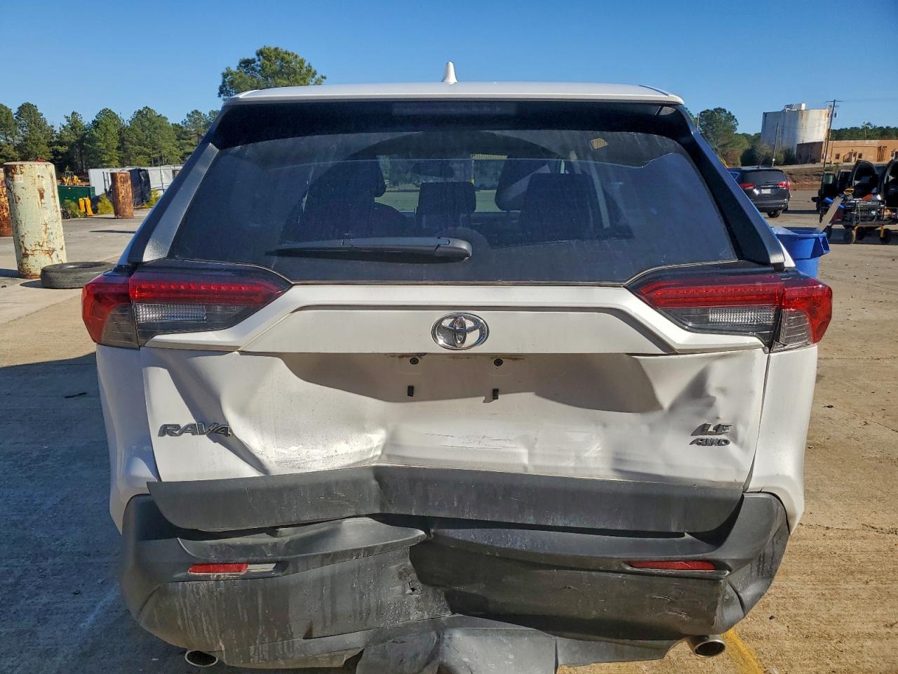 2024 TOYOTA RAV4 LE photo 6