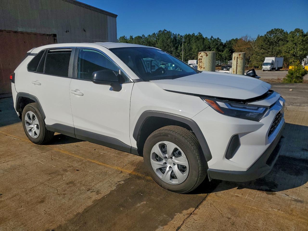 2024 TOYOTA RAV4 LE photo 4