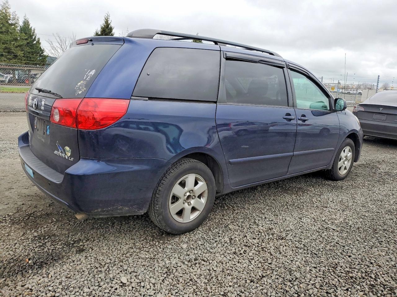 2007 TOYOTA SIENNA CE photo 3