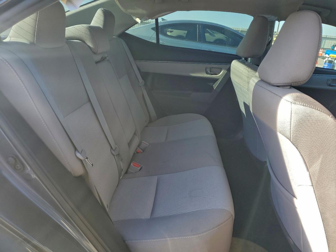 2016 TOYOTA COROLLA L photo 10