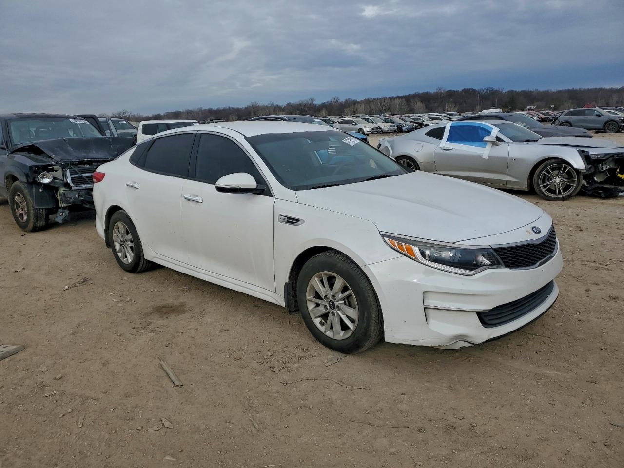 2016 KIA OPTIMA LX photo 4