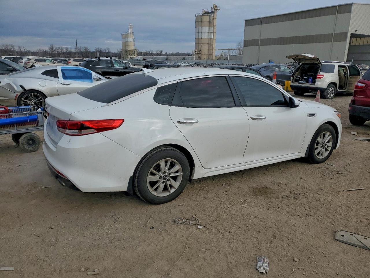 2016 KIA OPTIMA LX photo 3