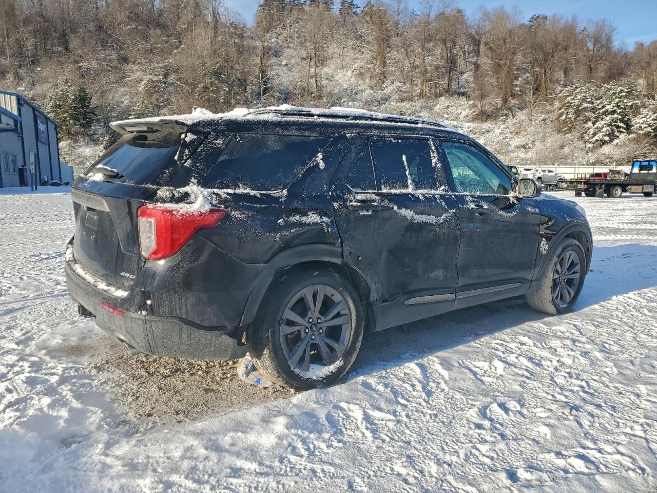 2021 FORD EXPLORER photo 3