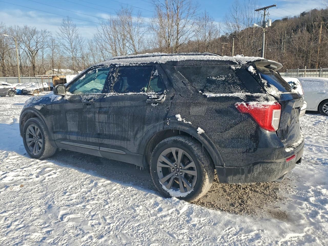 2021 FORD EXPLORER photo 2