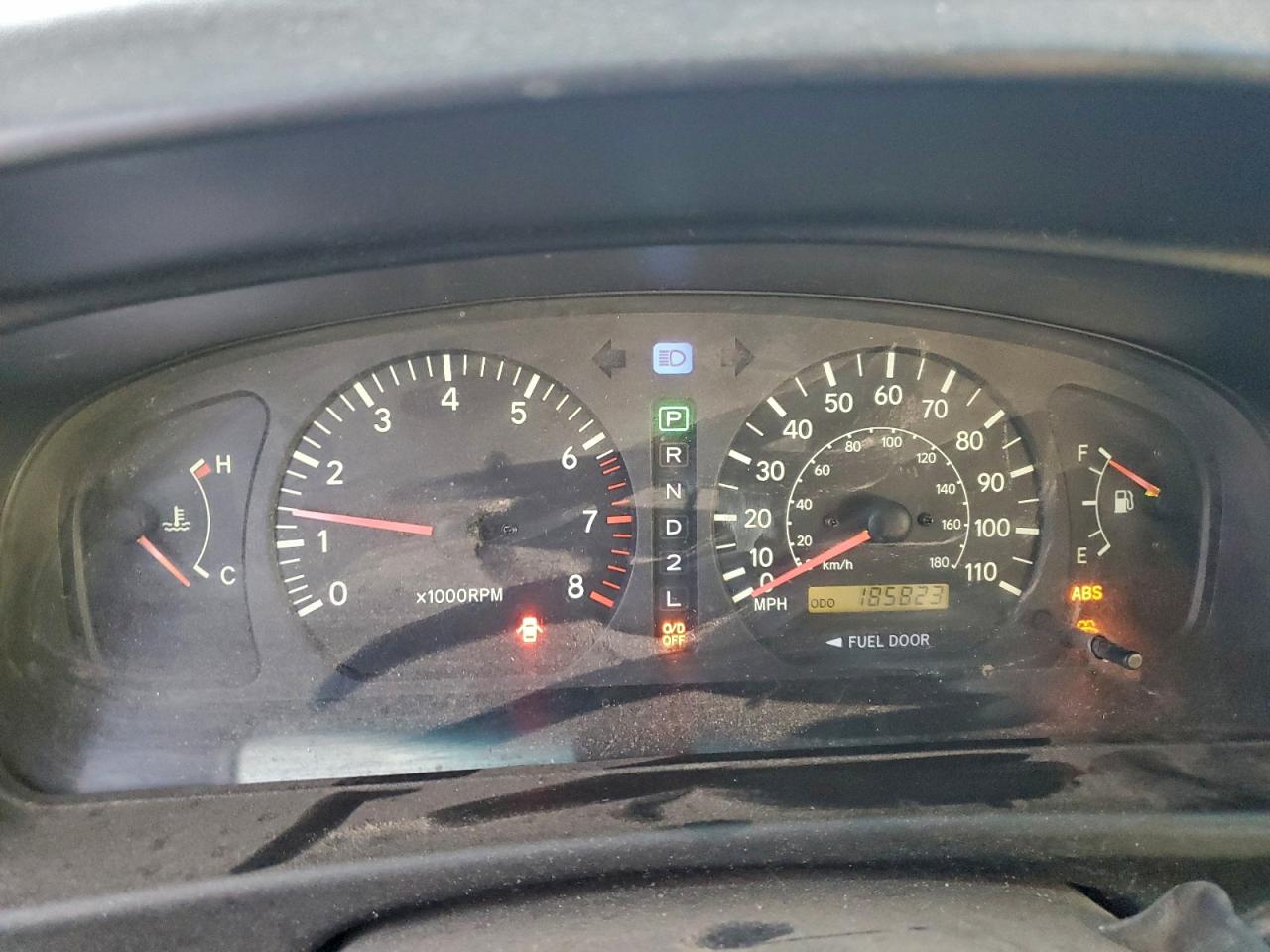 1999 TOYOTA SIENNA LE photo 9