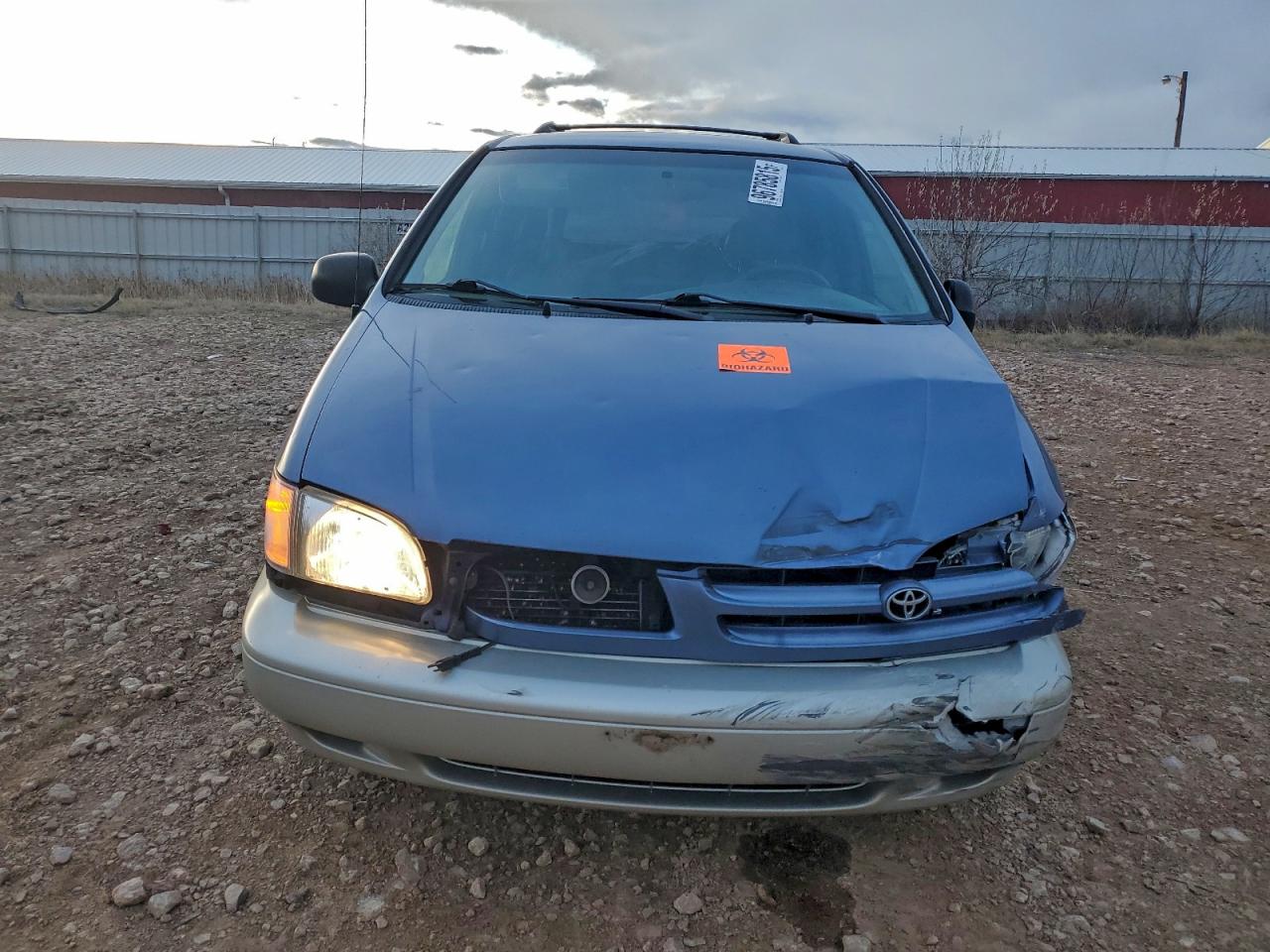 1999 TOYOTA SIENNA LE photo 5