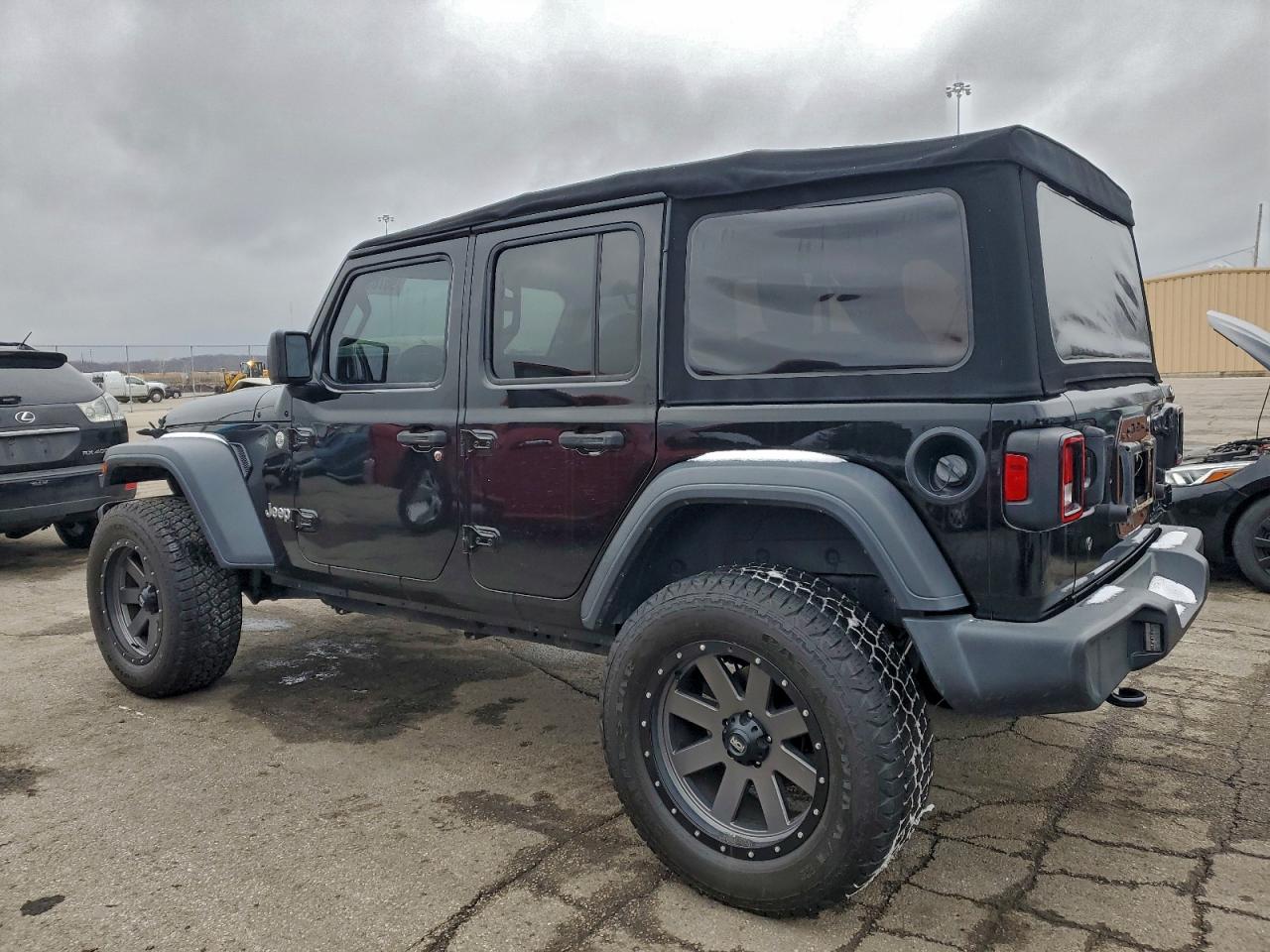 2018 JEEP WRANGLER UNLIMITED SPORT photo 2