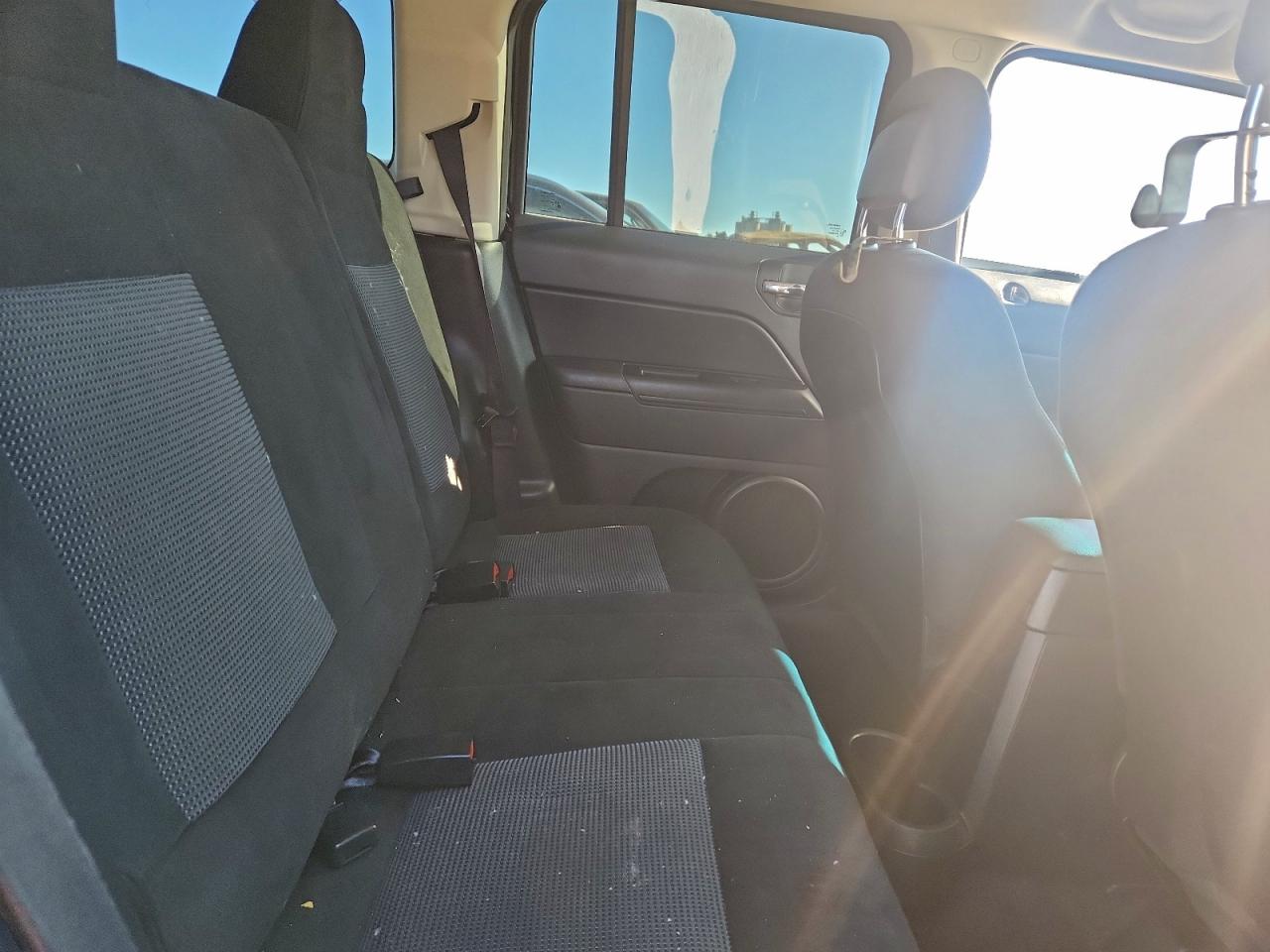 2017 JEEP PATRIOT LATITUDE photo 10