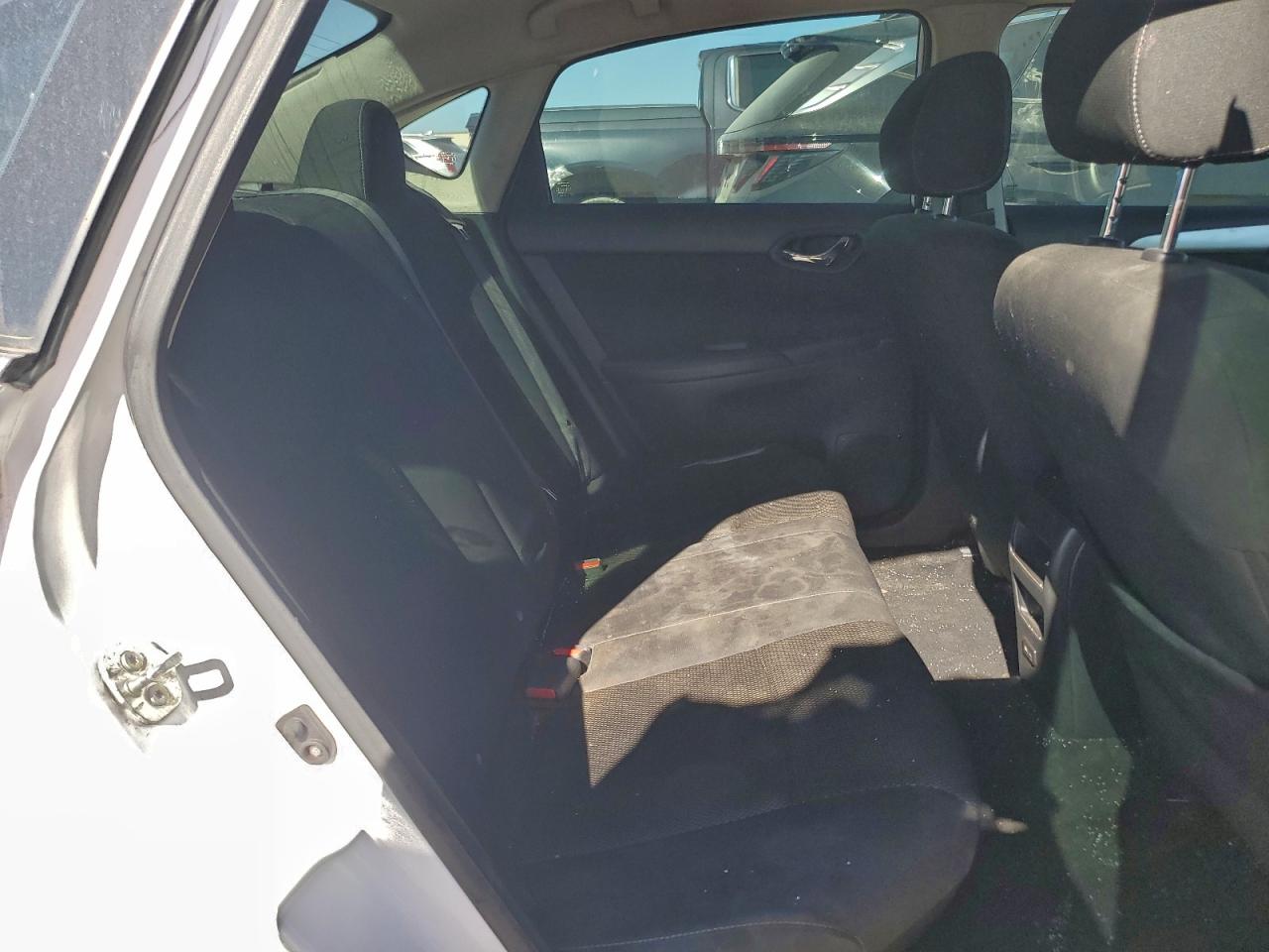 2019 NISSAN SENTRA S photo 10