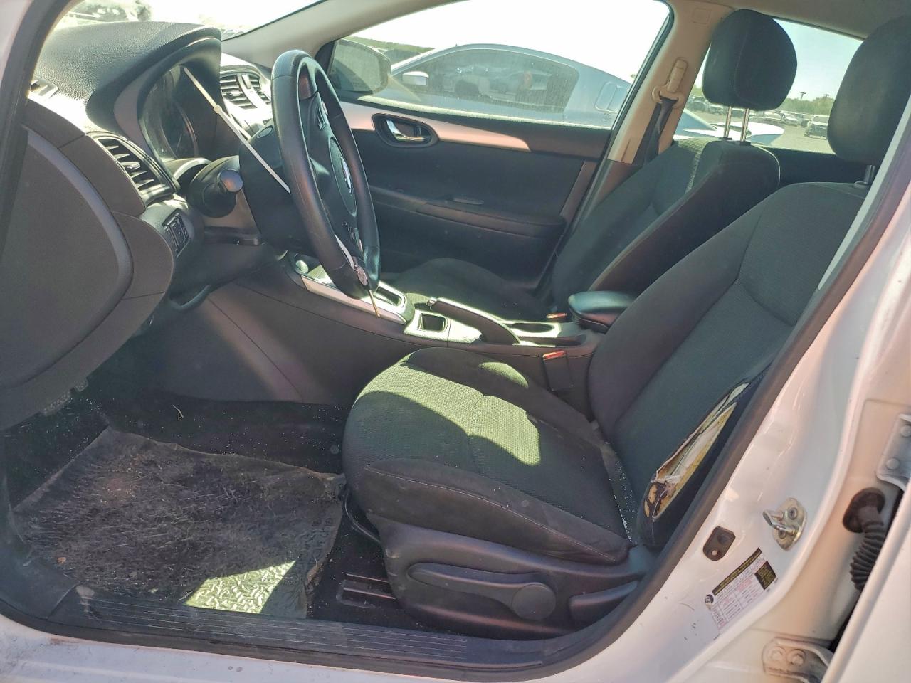 2019 NISSAN SENTRA S photo 7