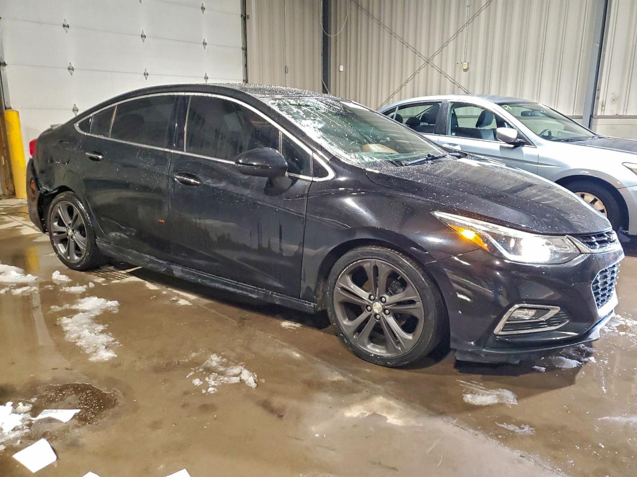 2017 CHEVROLET CRUZE PREMIER photo 4