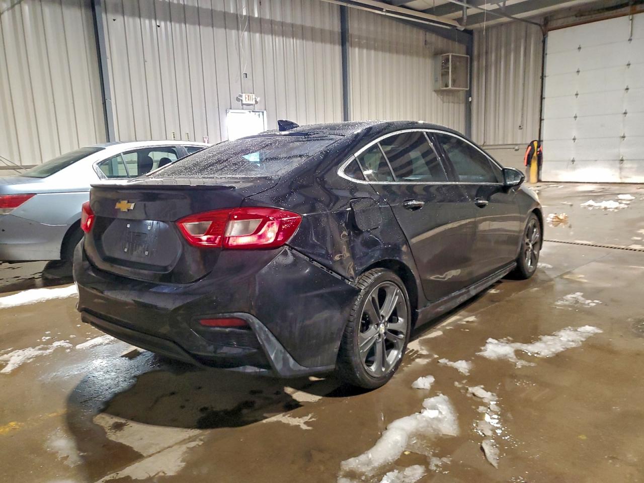 2017 CHEVROLET CRUZE PREMIER photo 3