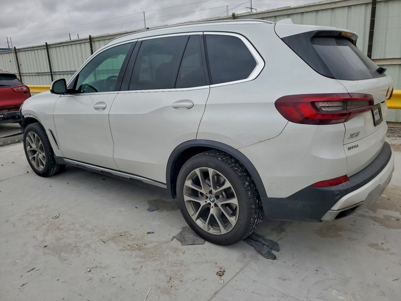 2022 BMW X5 SDRIVE 40I photo 2