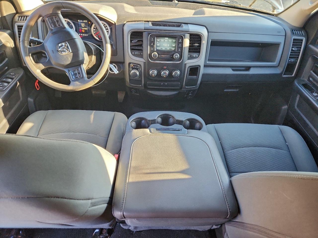 2015 RAM 1500 ST photo 8