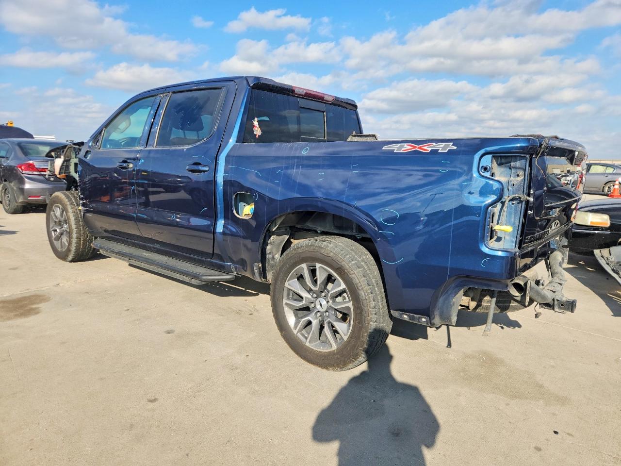 2021 CHEVROLET SILVERADO K1500 RST photo 2