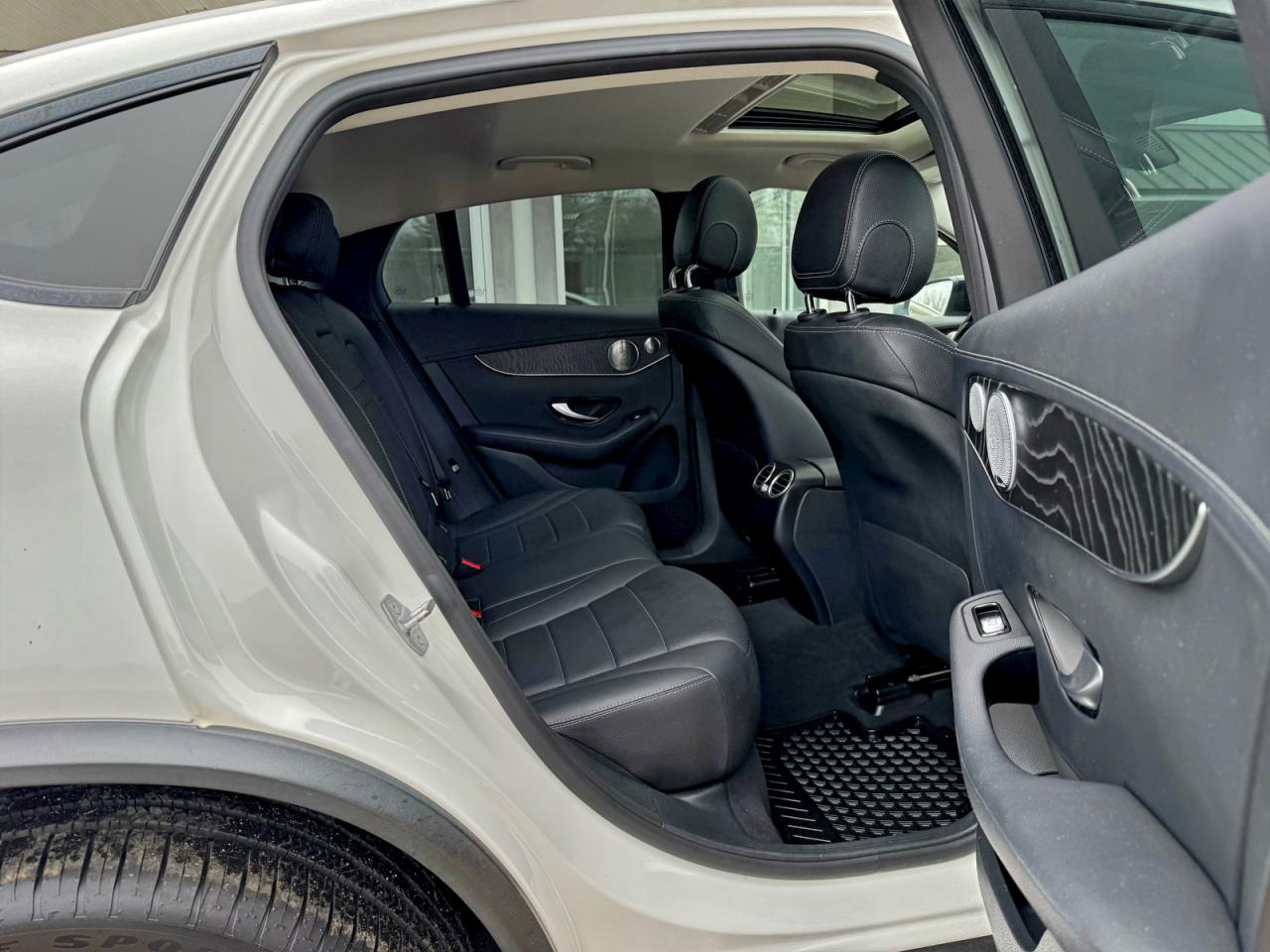 2017 MERCEDES-BENZ GLC COUPE 300 4MATIC photo 6