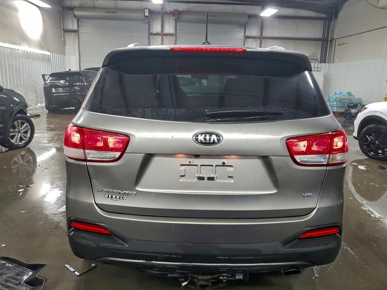 2016 KIA SORENTO LX photo 6