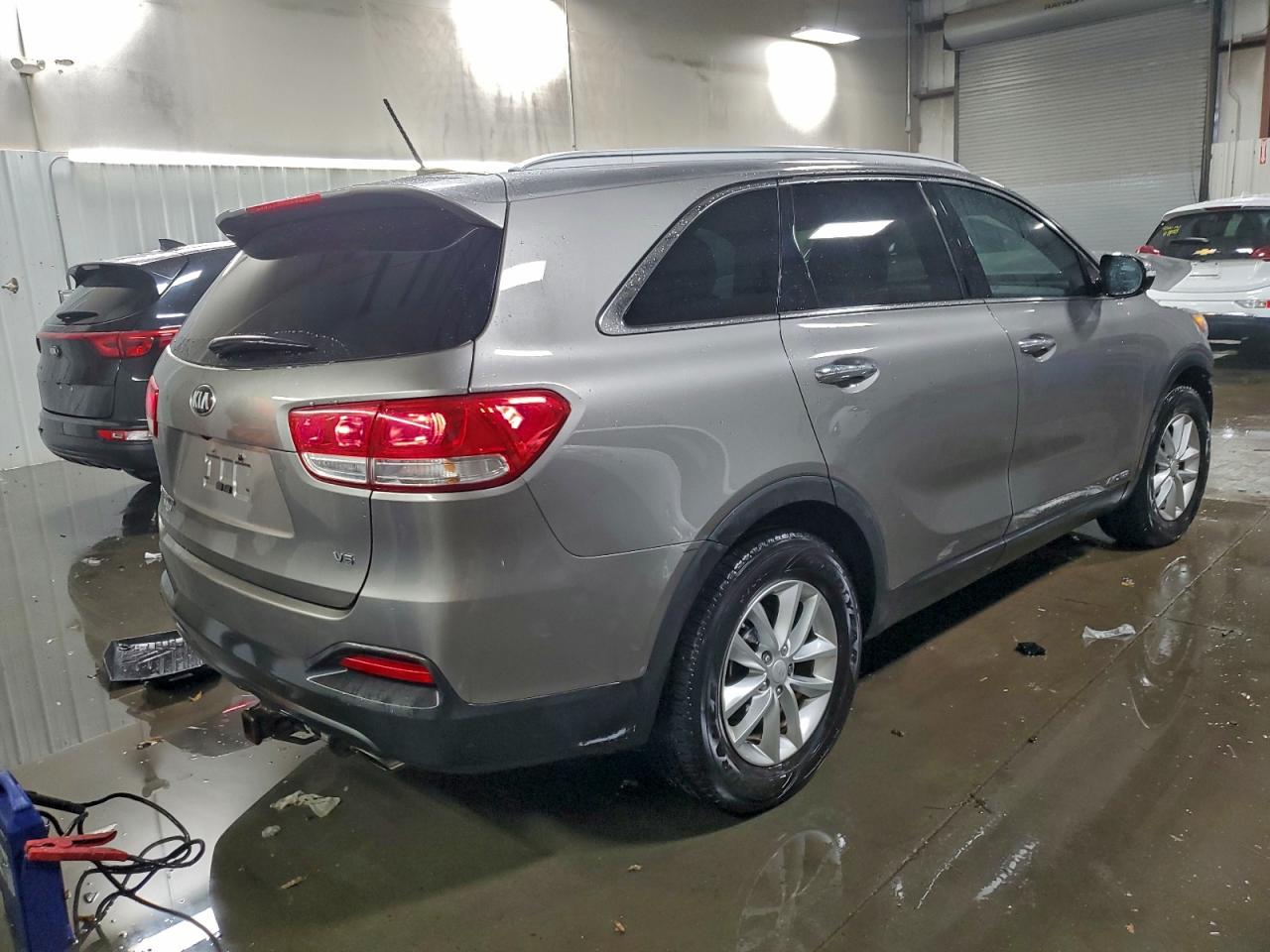 2016 KIA SORENTO LX photo 3