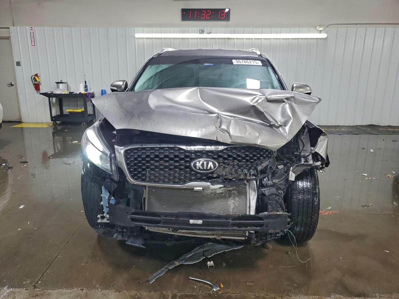 2016 KIA SORENTO LX photo 5