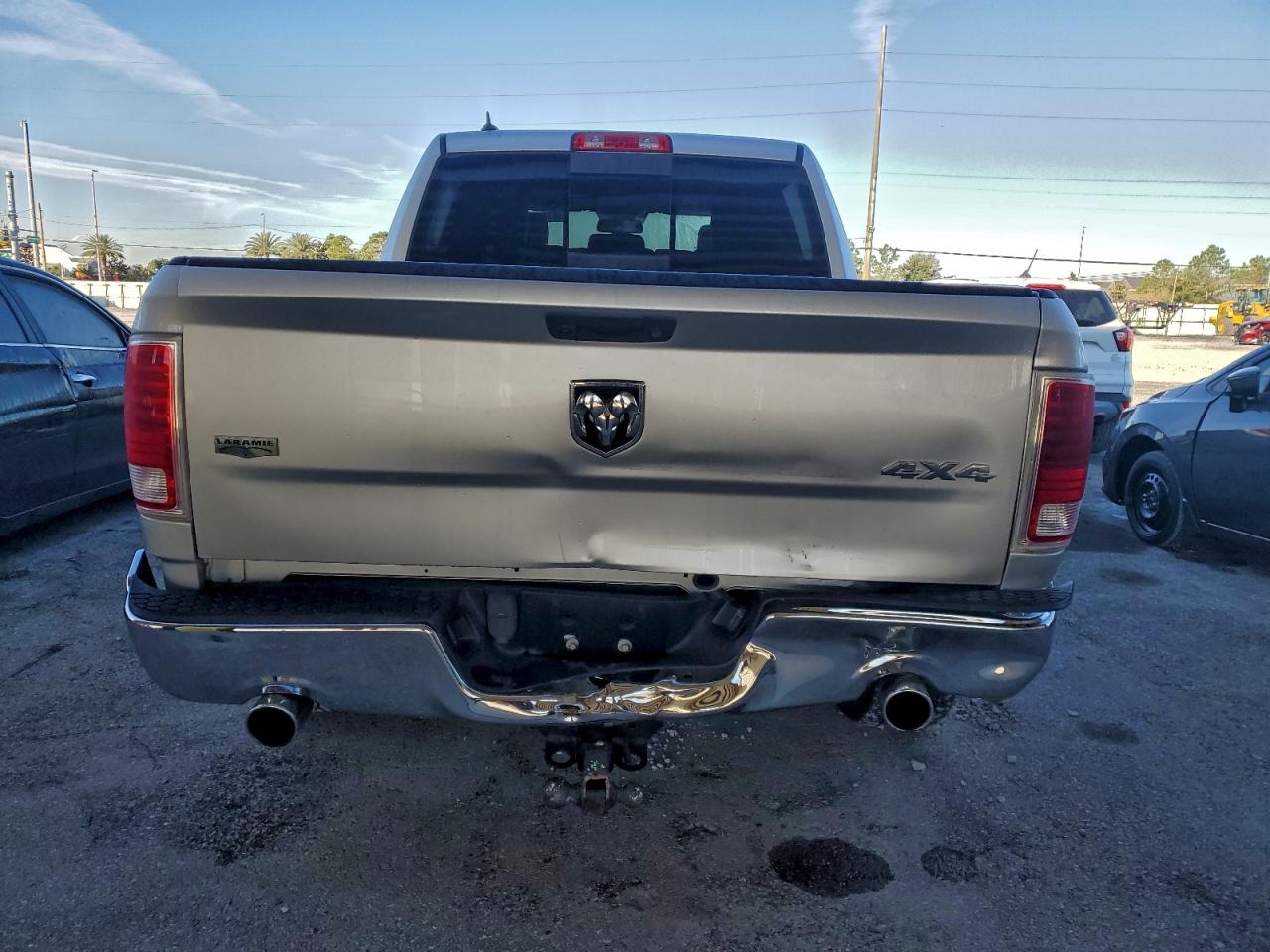 2017 RAM 1500 LARAMIE photo 6