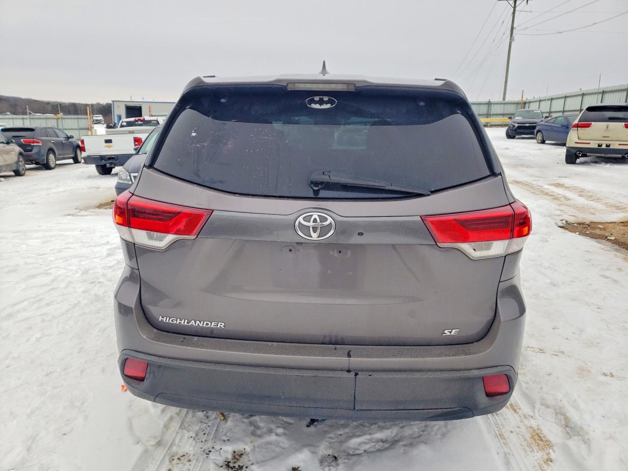 2018 TOYOTA HIGHLANDER SE photo 6