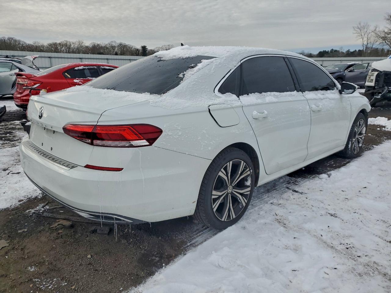 2021 VOLKSWAGEN PASSAT SE photo 3