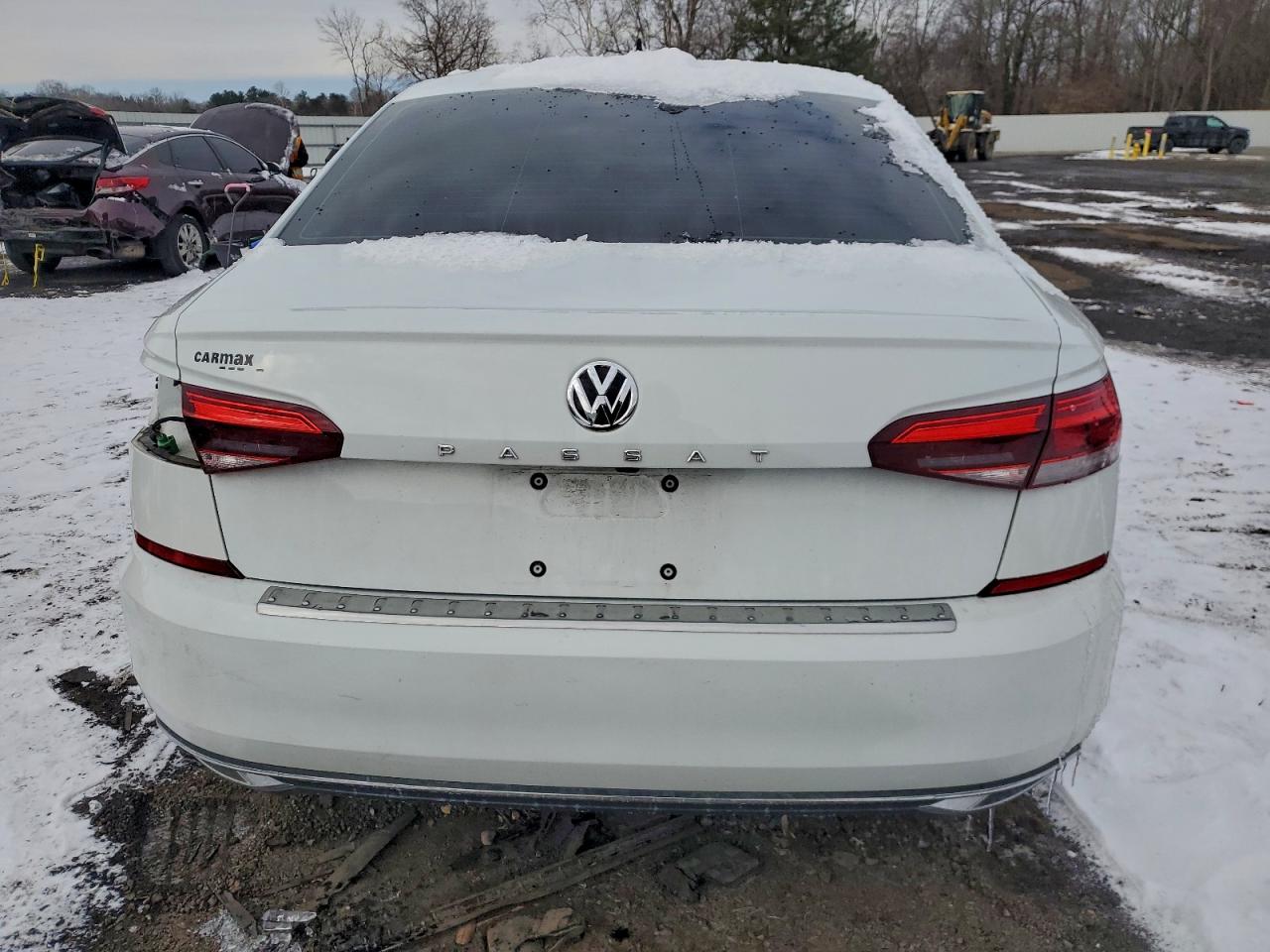 2021 VOLKSWAGEN PASSAT SE photo 6