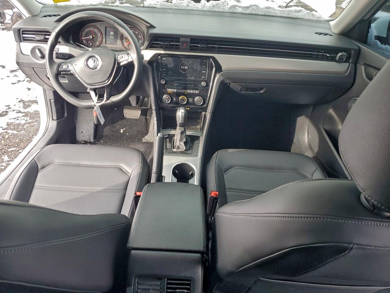 2021 VOLKSWAGEN PASSAT SE photo 8