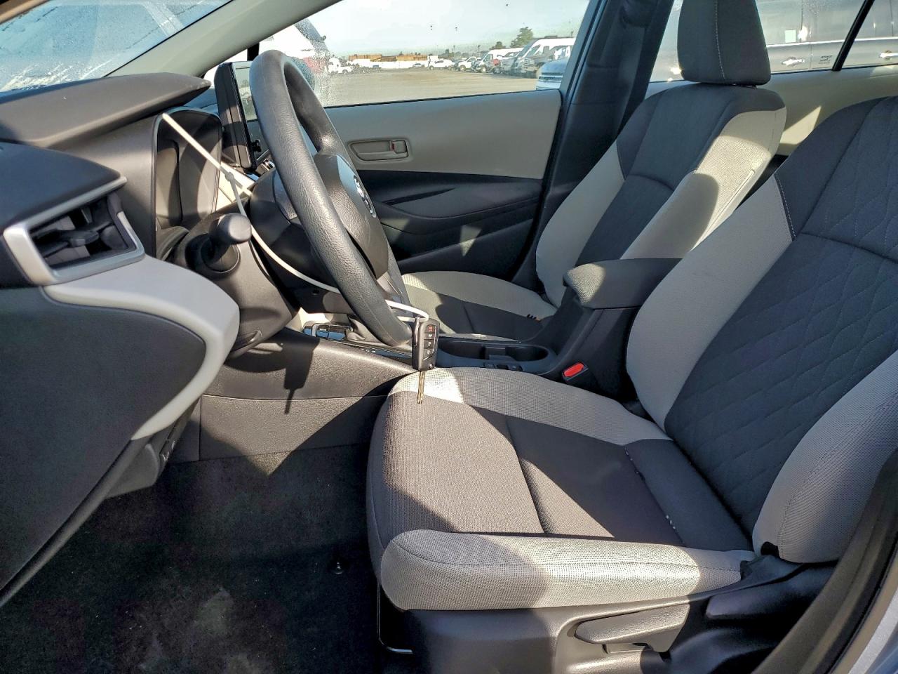 2025 TOYOTA COROLLA LE photo 7