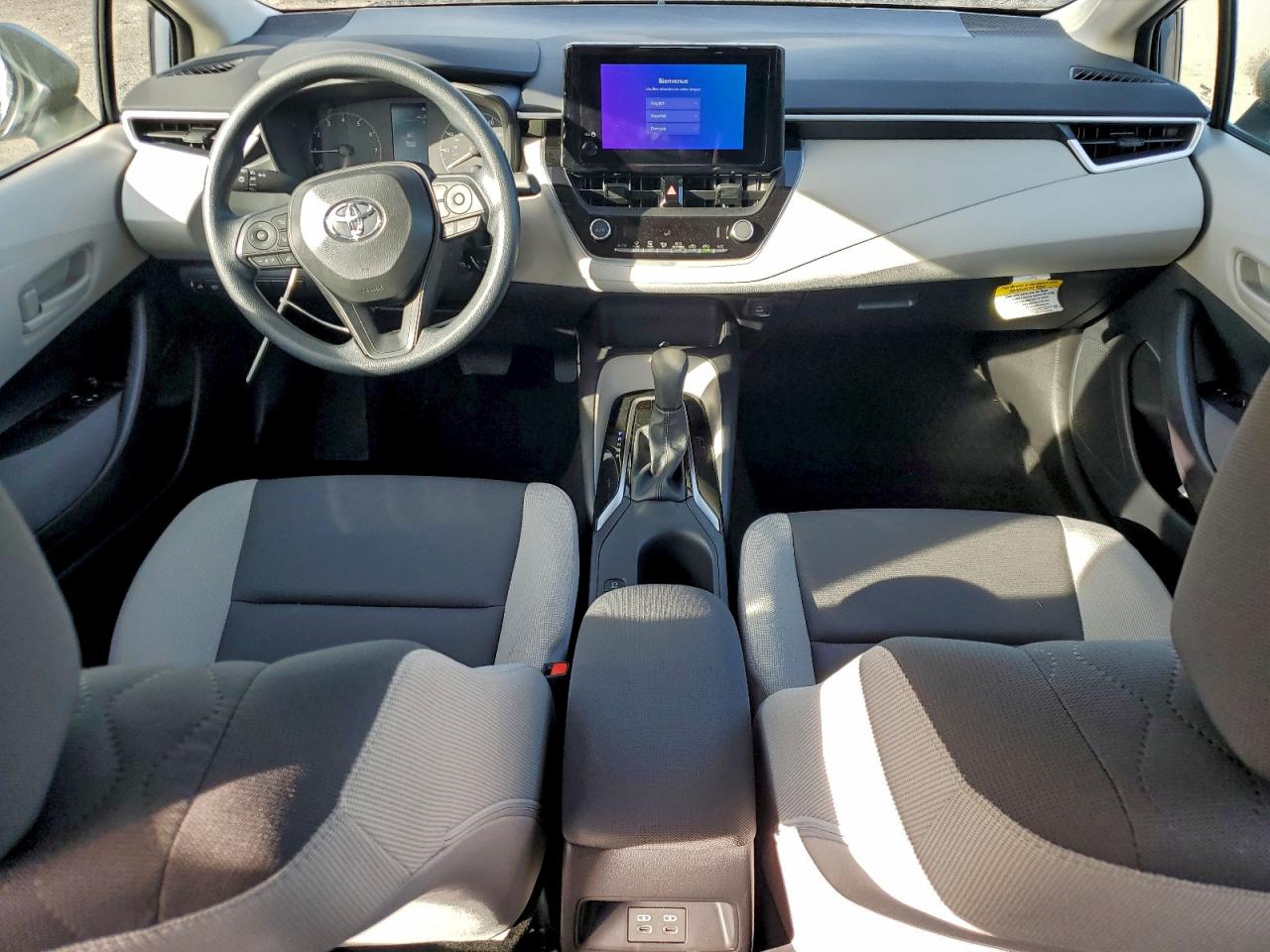 2025 TOYOTA COROLLA LE photo 8