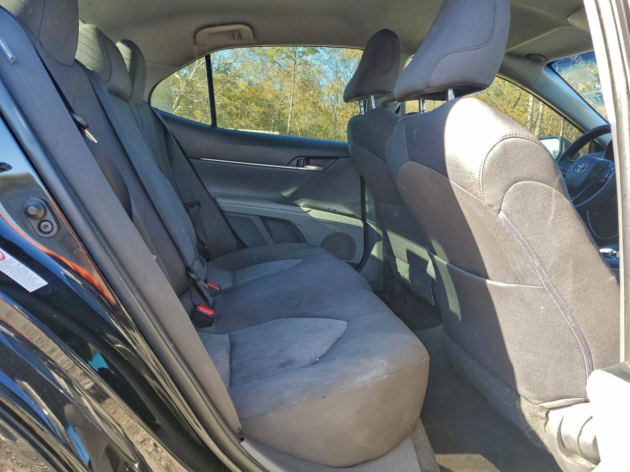2018 TOYOTA CAMRY L photo 10